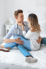 畅享久久小说免费下载：TXT电子书架空世界的无限魅力